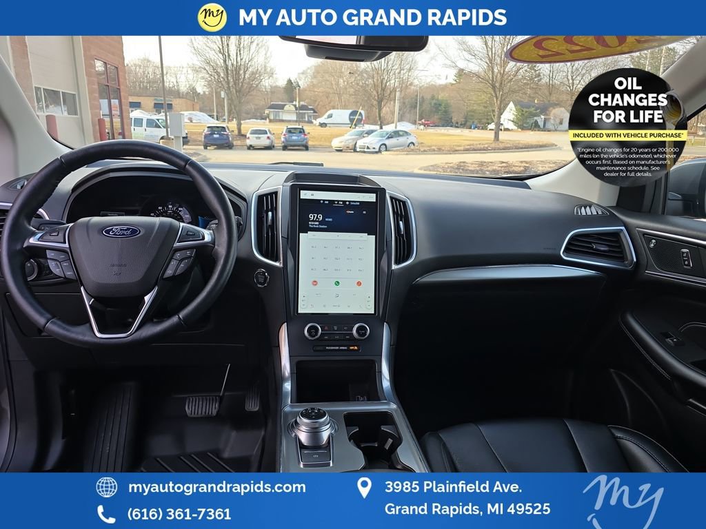 Used 2022 Ford Edge Titanium image 12