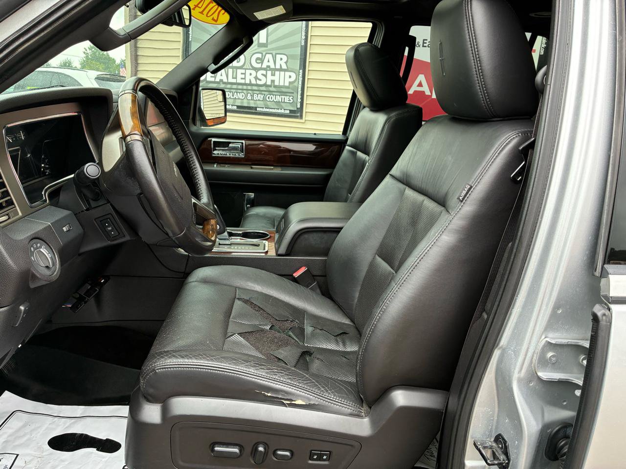 Used 2014 Lincoln Navigator L 4WD image 8