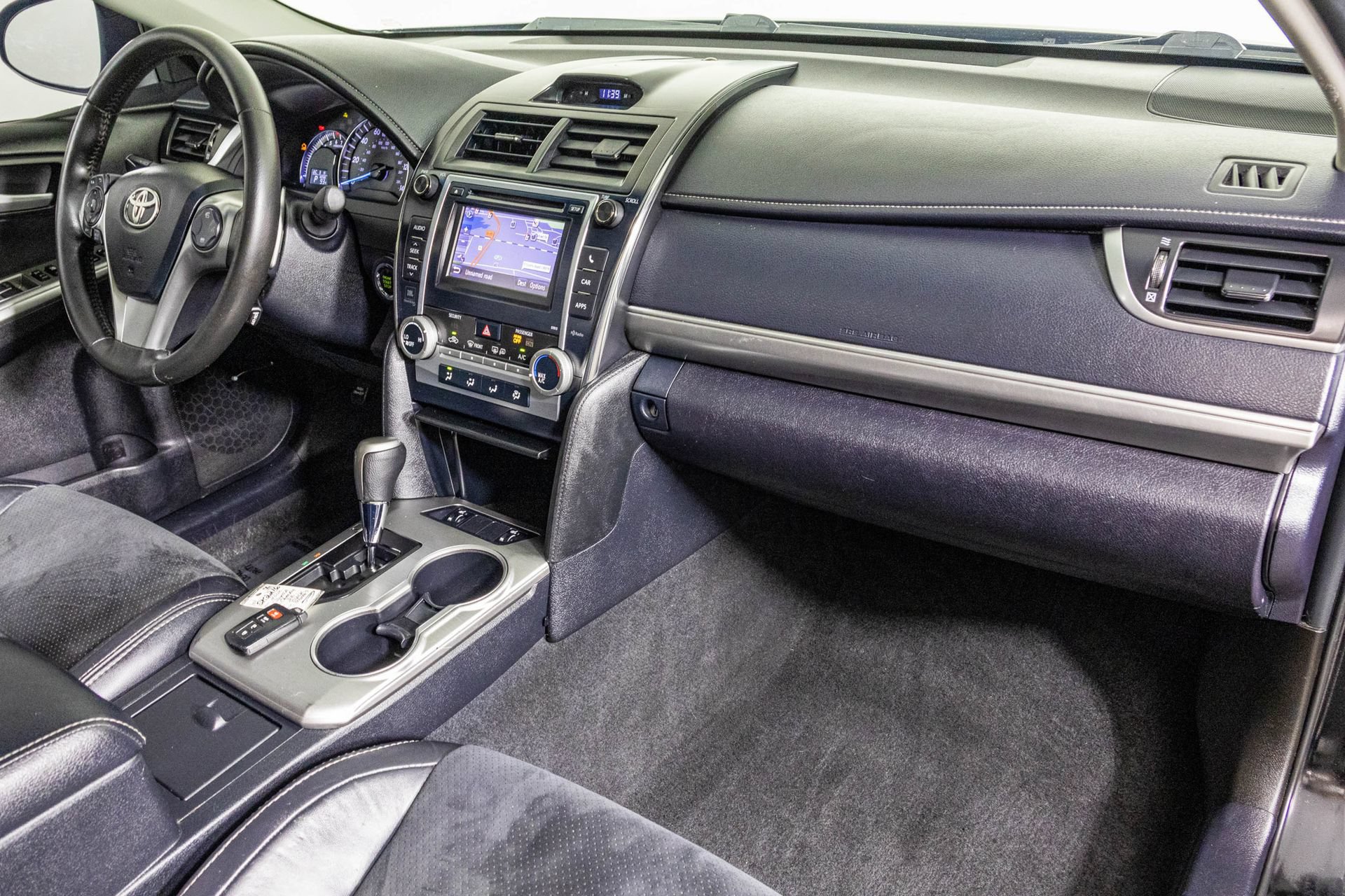 Used 2012 Toyota Camry SE w/ Leather Pkg FWD image 48