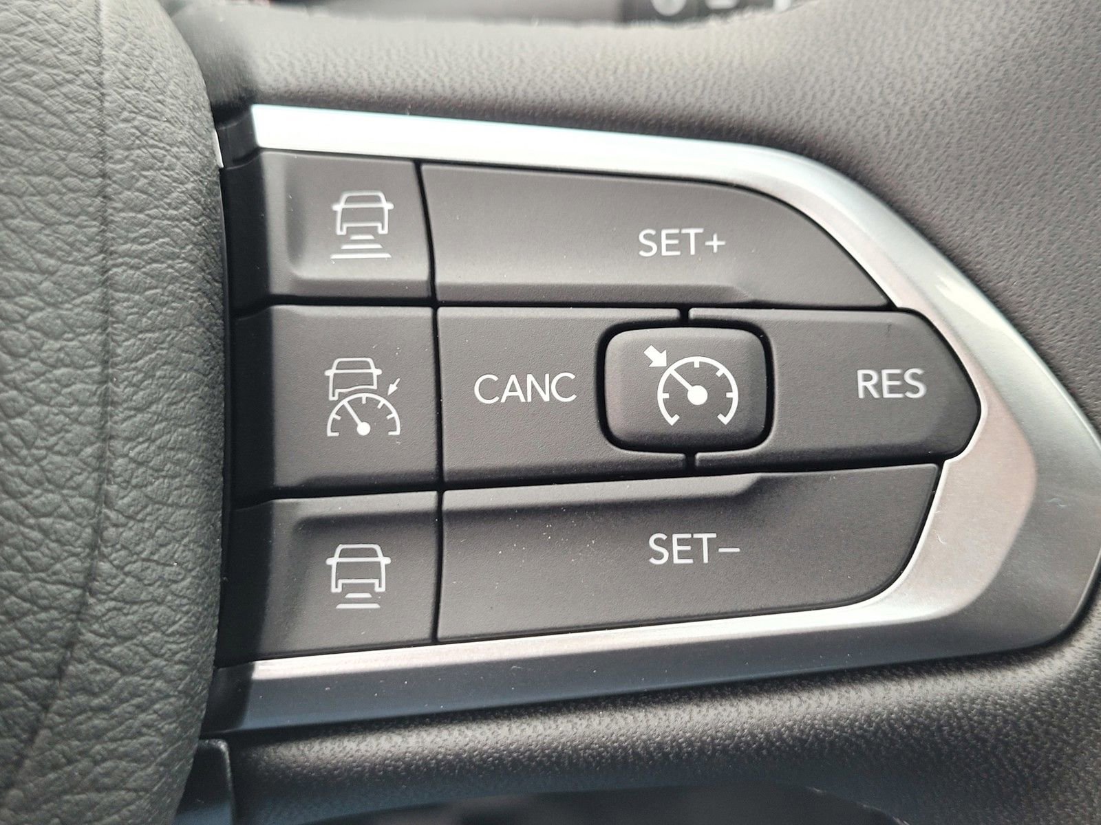 New 2026 Jeep Compass Latitude image 19