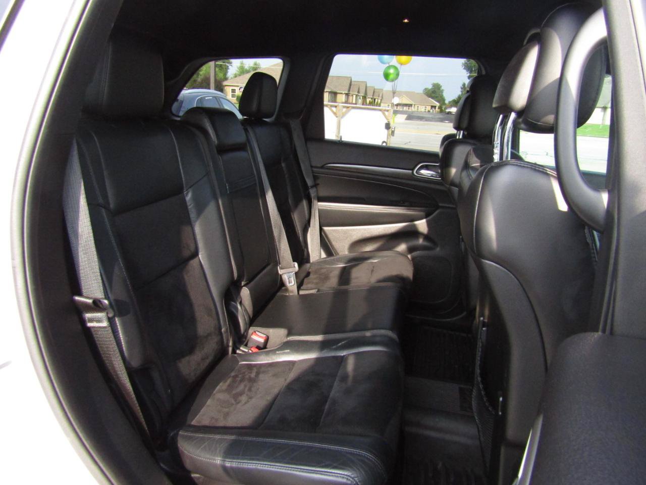 Used 2017 Jeep Grand Cherokee Altitude AWD/4WD image 21