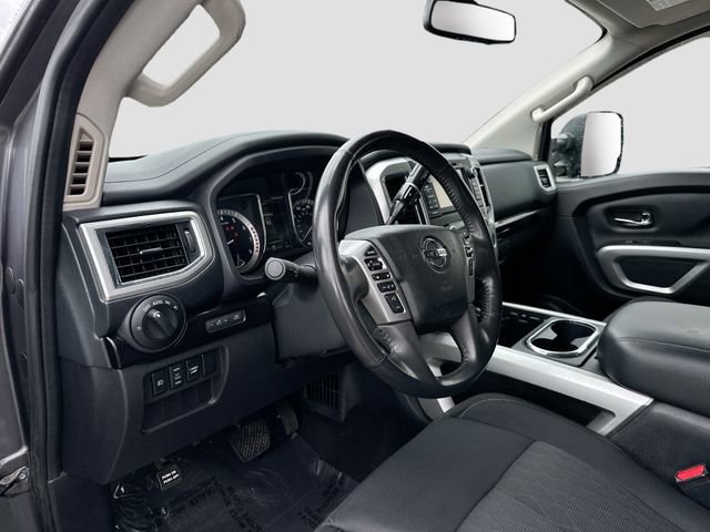 Used 2017 Nissan Titan SV image 11