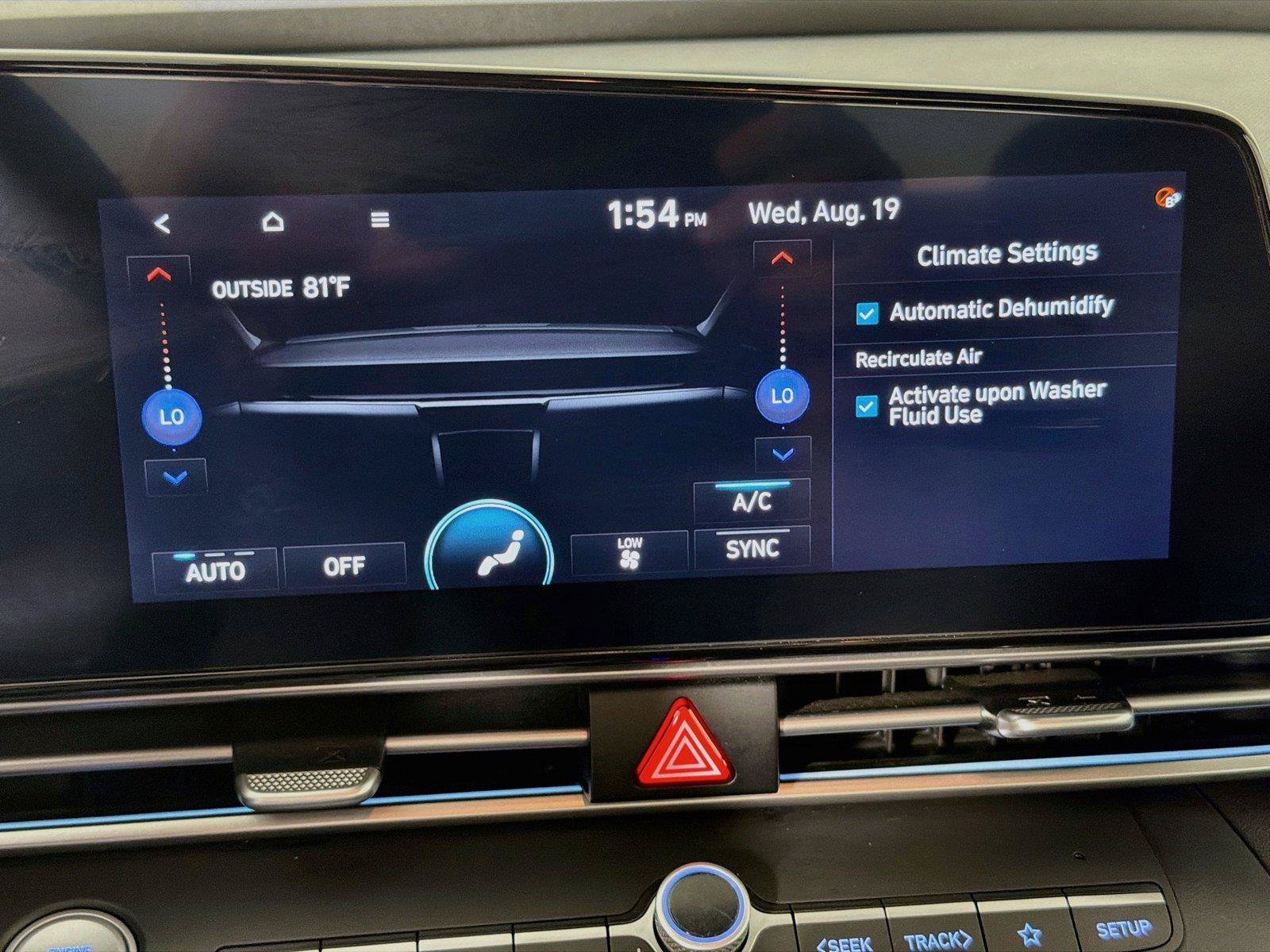 Used 2024 Hyundai Elantra SEL FWD image 22
