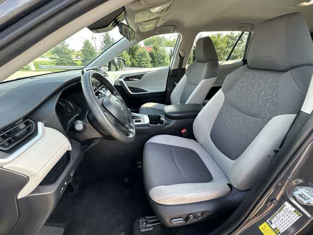 Used 2024 Toyota RAV4 XLE AWD/4WD image 16