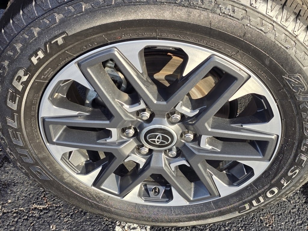 Used 2024 Toyota Tundra Limited image 24