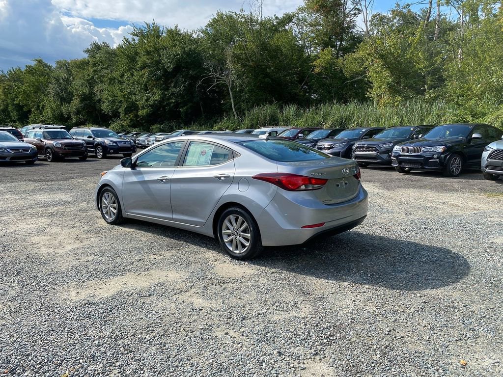 Used 2016 Hyundai Elantra SE w/ Option Group 02 image 8