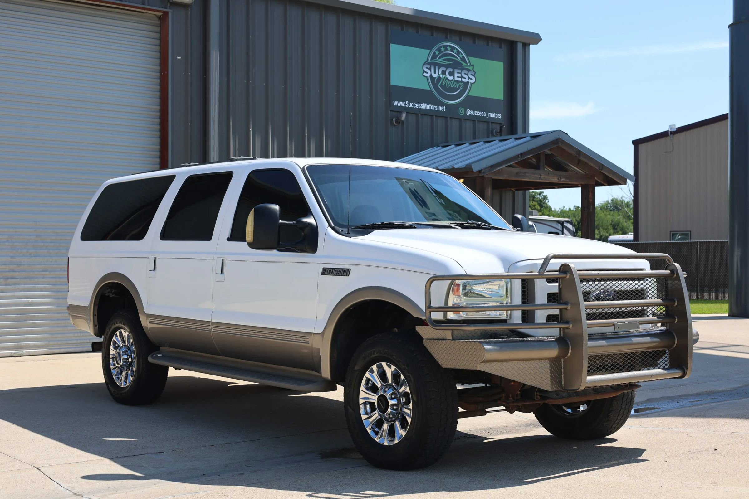 Used 2005 Ford Excursion Eddie Bauer AWD/4WD image 1