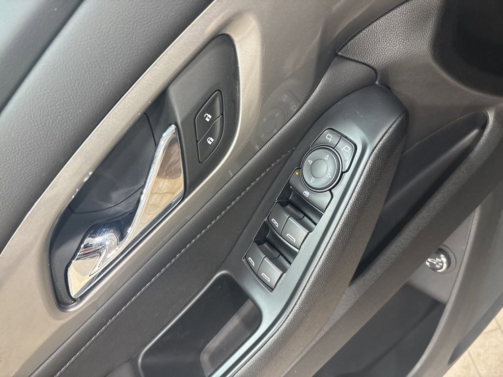 Used 2023 Chevrolet Traverse LT image 26