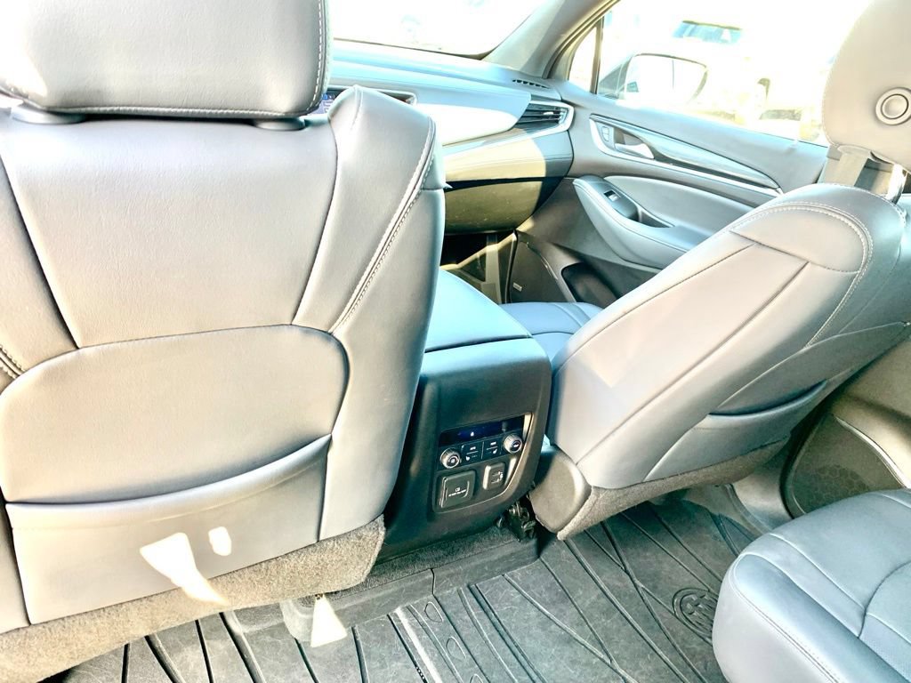 Used 2022 Buick Enclave Premium w/ Experience Buick Package FWD image 15