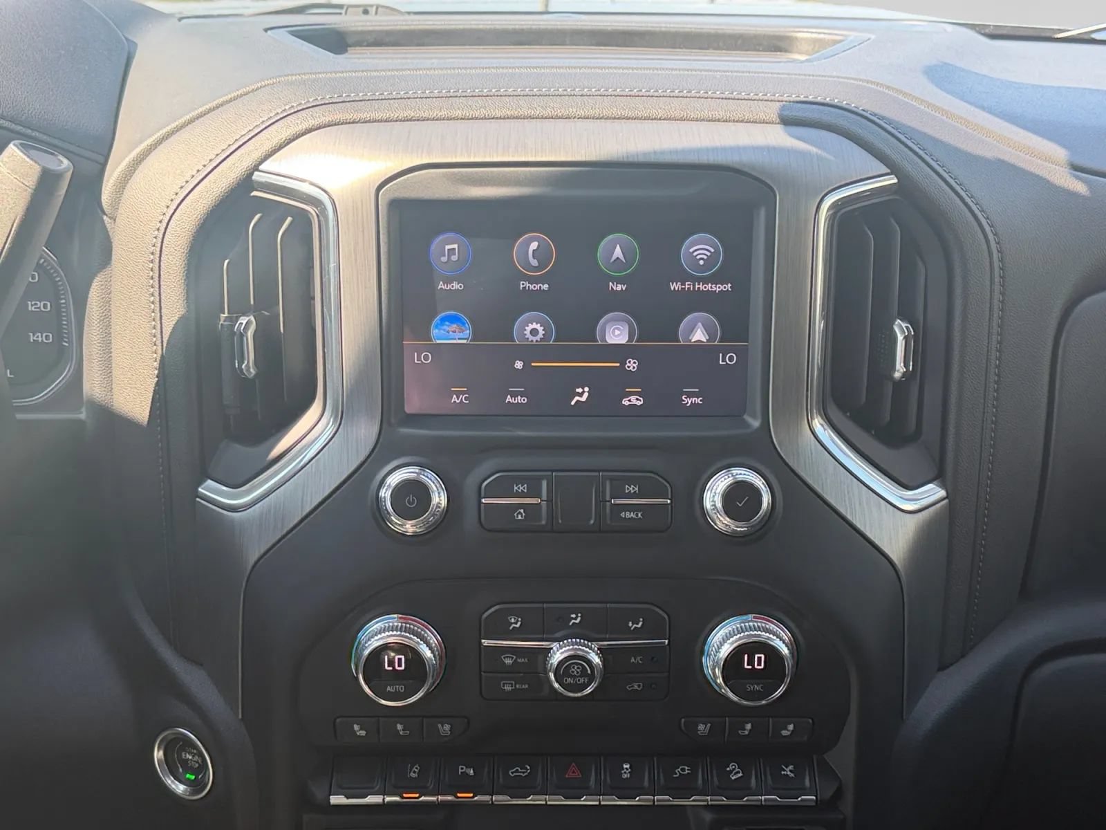 Used 2022 GMC Sierra 2500 Denali w/ Denali Ultimate Package AWD/4WD image 19