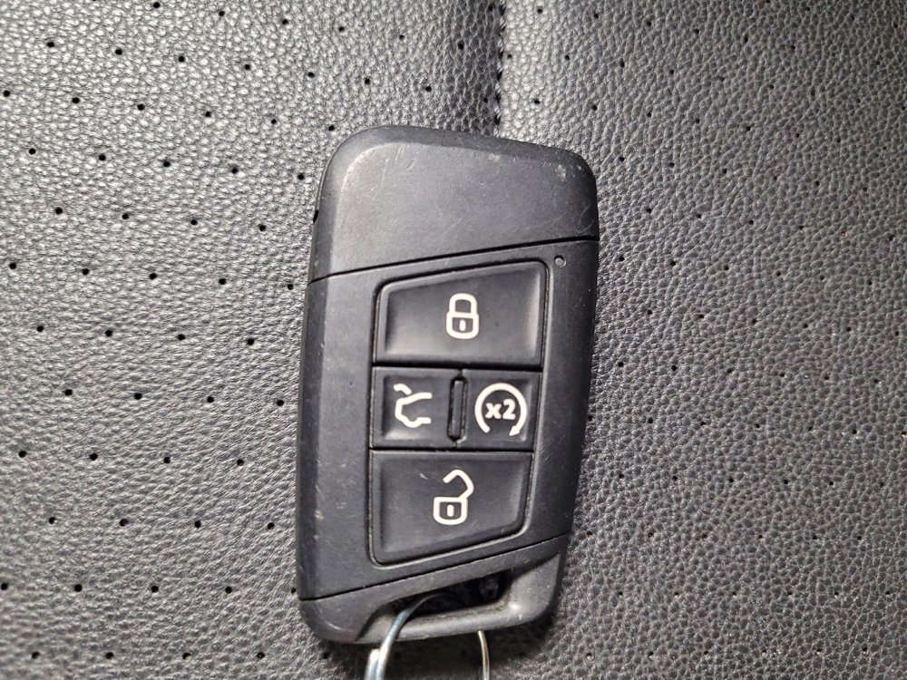 Used 2024 Volkswagen Jetta SE FWD image 32