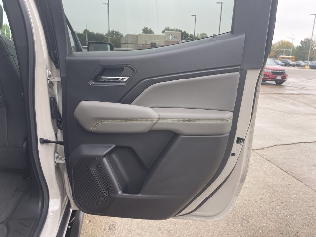 New 2026 Chevrolet Colorado ZR2 w/ Technology Package AWD/4WD image 14