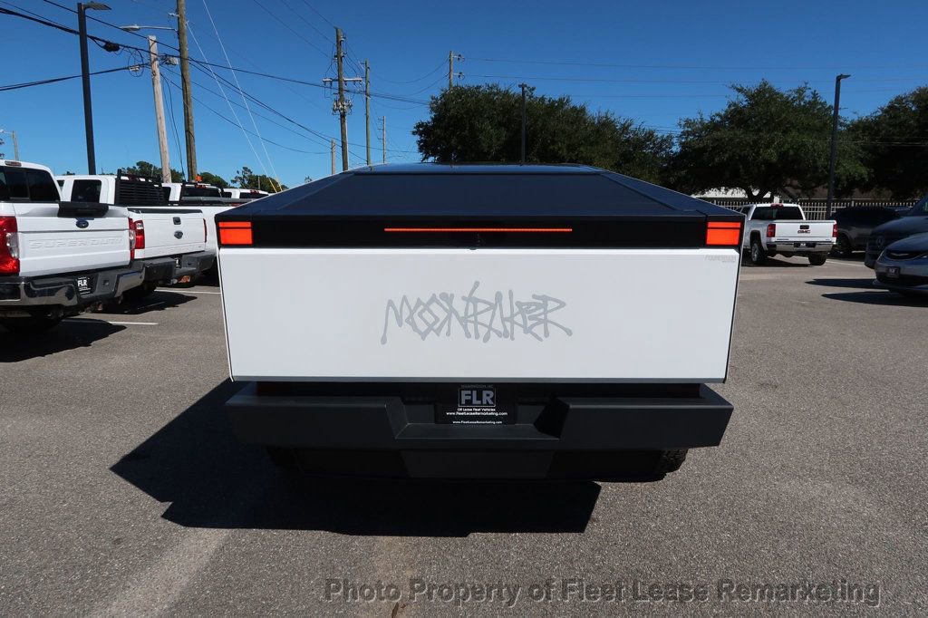 Used 2024 Tesla Cybertruck AWD Crew Cab image 4