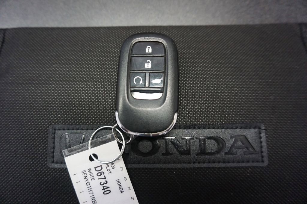 Used 2024 Honda Pilot Touring image 21