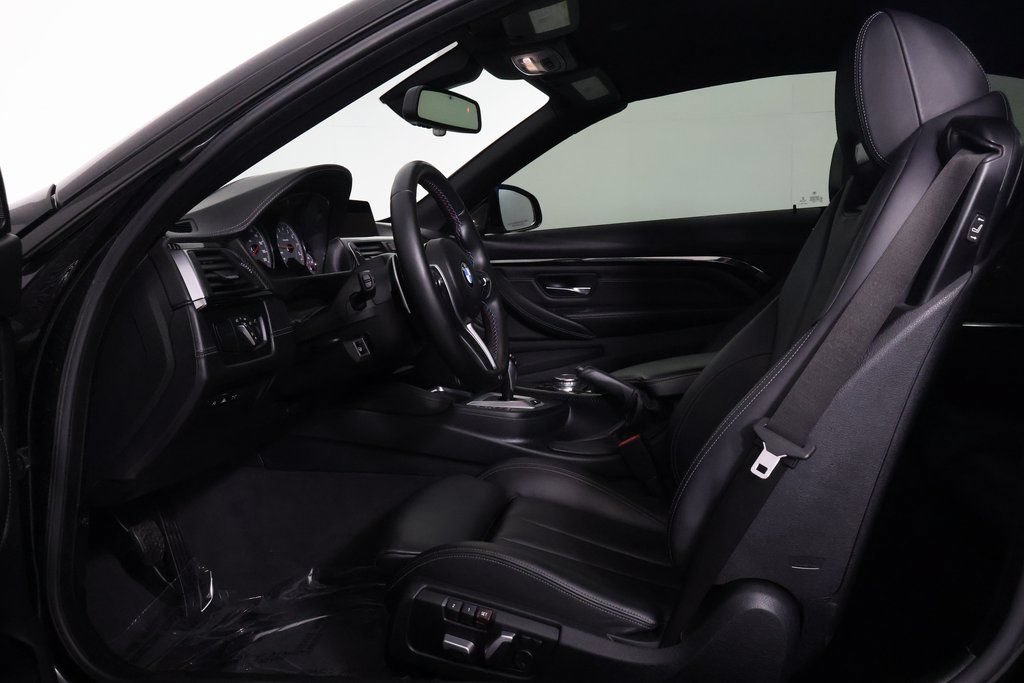 Used 2016 BMW M4 Convertible RWD image 10
