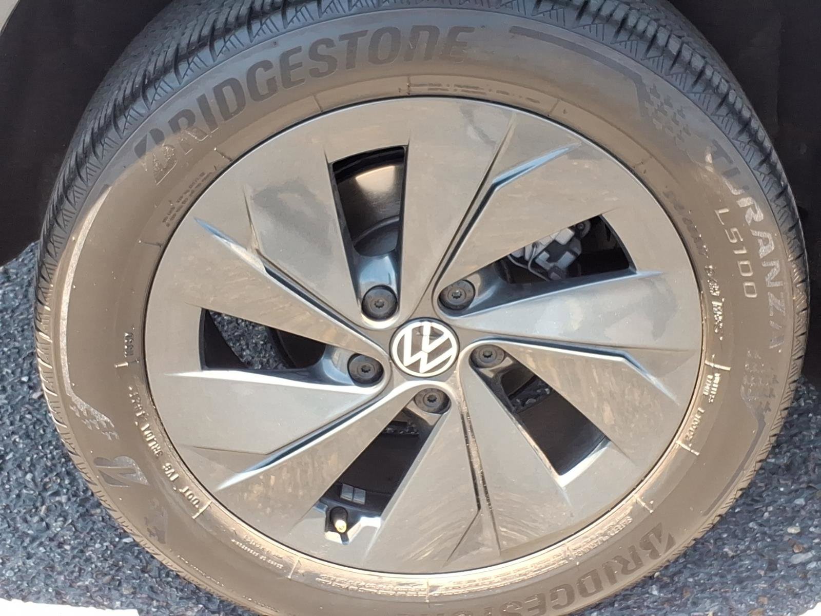 Certified 2025 Volkswagen Taos S FWD image 9