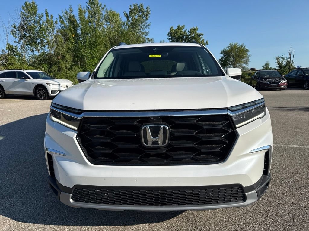 Certified 2025 Honda Pilot Elite image 2