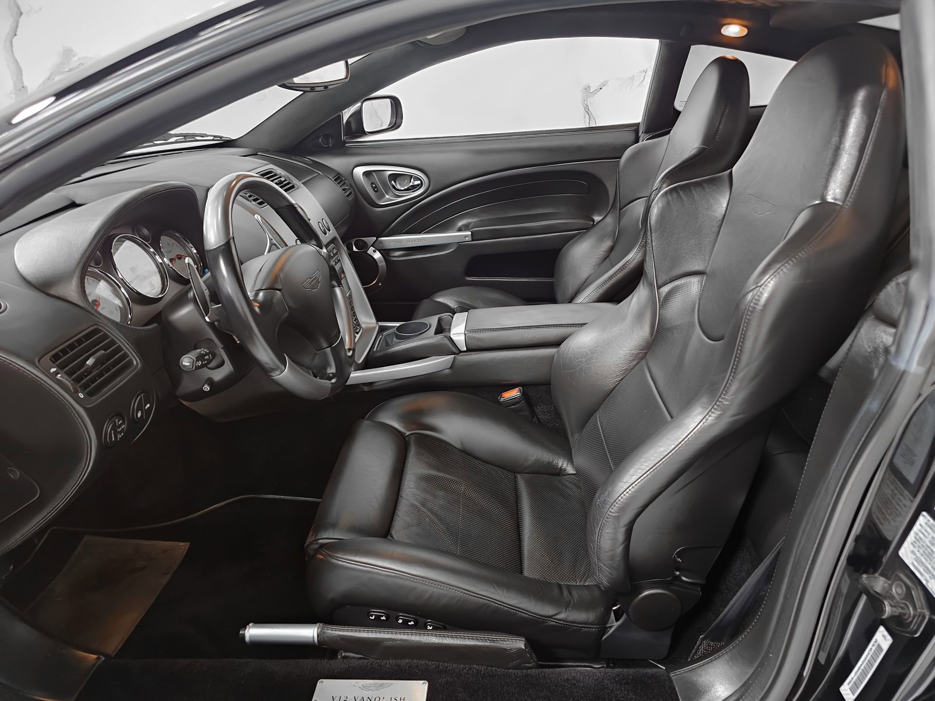 Used 2004 Aston Martin Vanquish RWD image 31