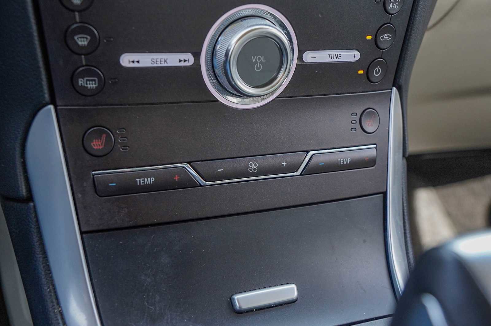 Used 2018 Ford Edge Titanium w/ Technology Package image 20