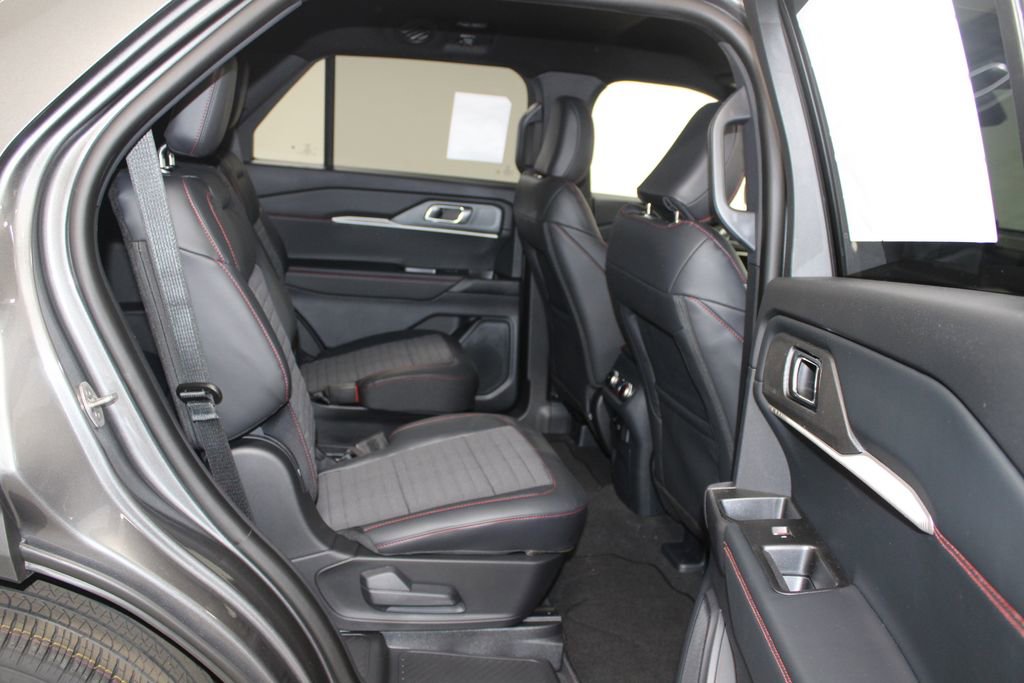 New 2026 Ford Explorer ST-Line w/ ST-Line Street Pack RWD image 30