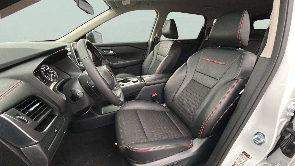 Used 2025 Nissan Rogue SV AWD/4WD image 14