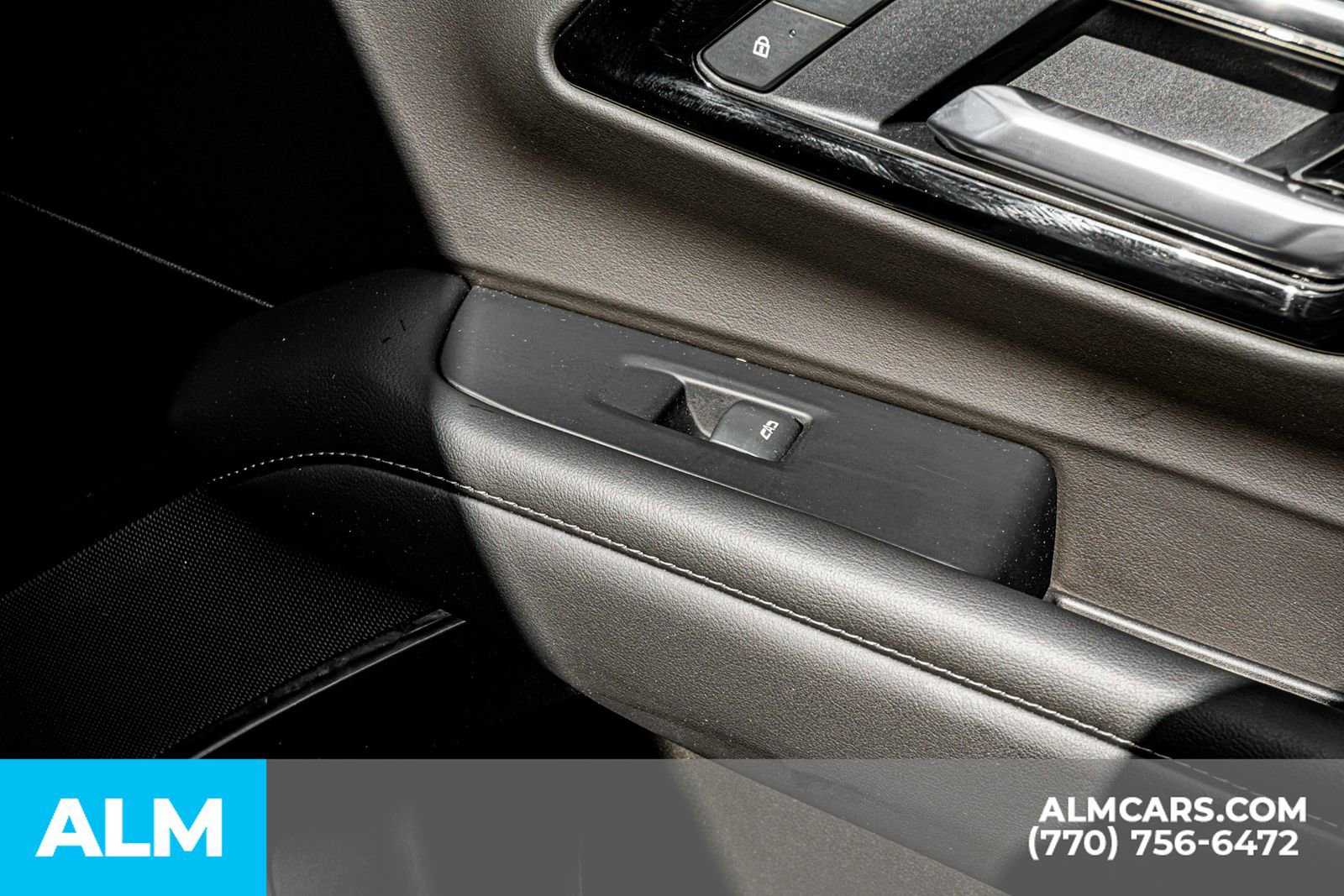 Used 2025 Chevrolet Tahoe Z71 w/ Comfort Package image 48