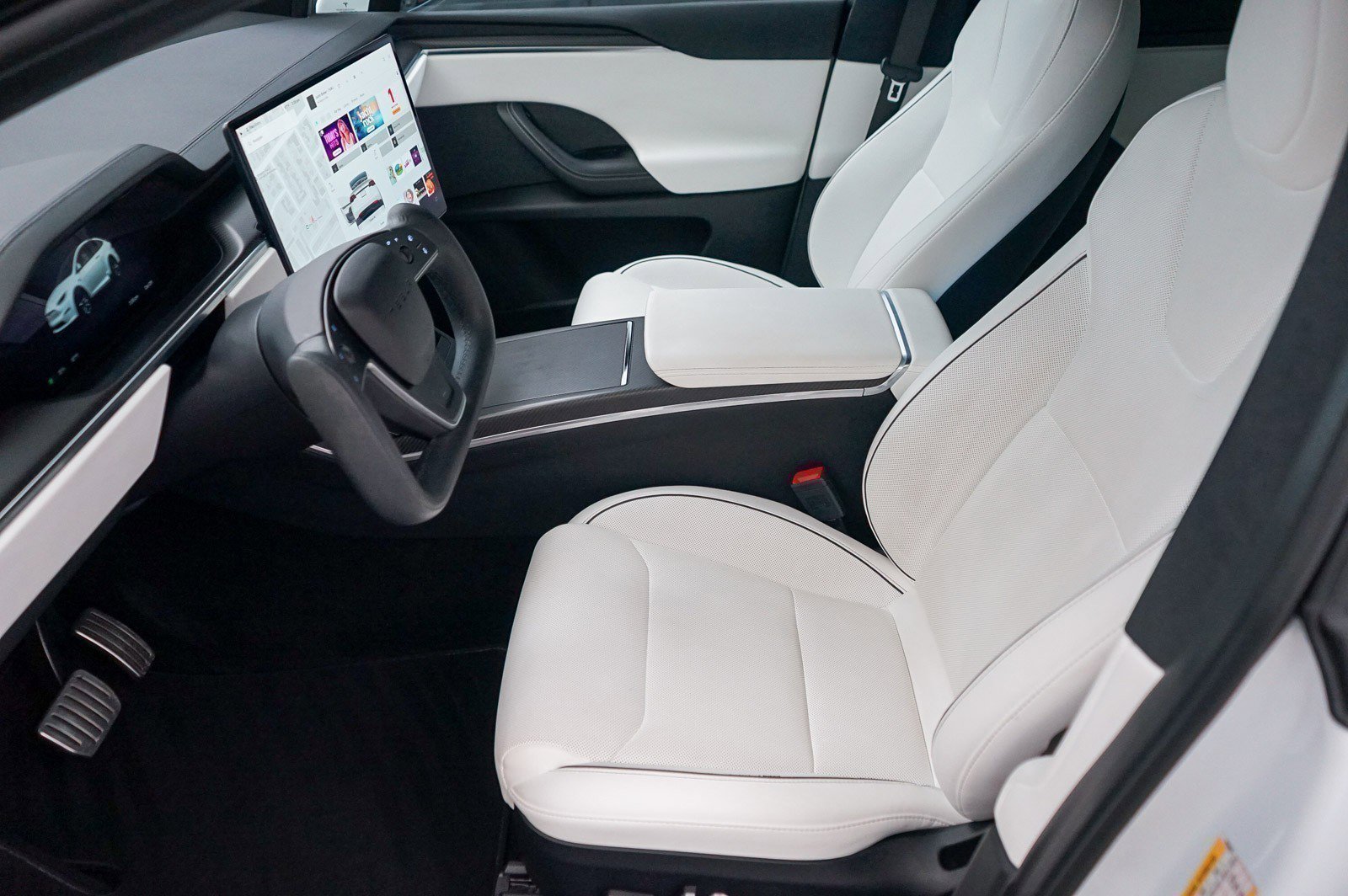 Used 2023 Tesla Model X Plaid image 26