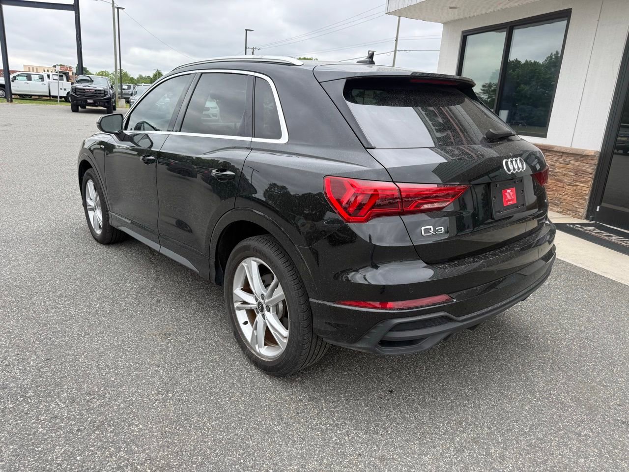 Used 2023 Audi Q3 2.0T Premium w/ Convenience Package AWD/4WD image 6