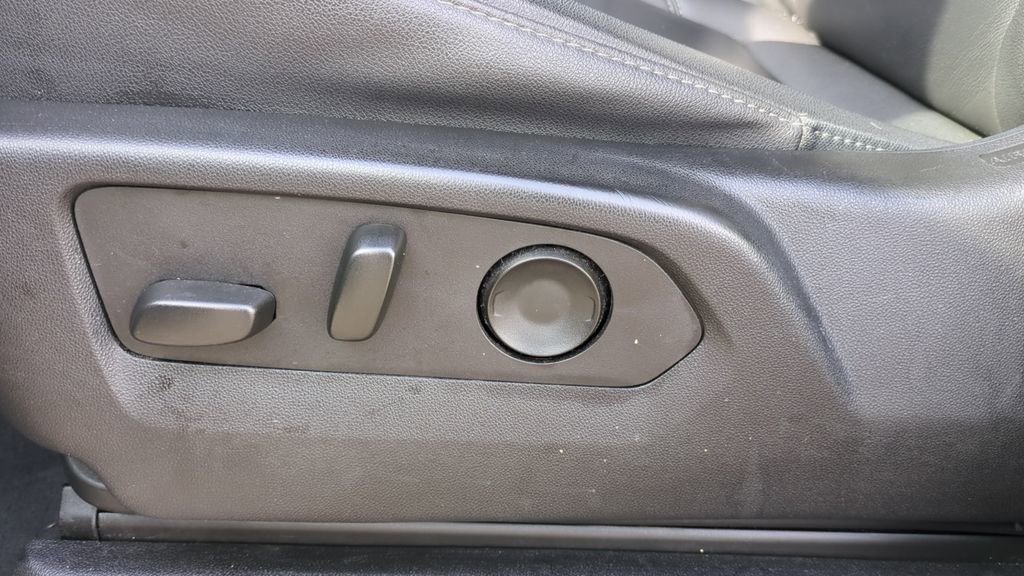 Used 2023 Chevrolet Tahoe LT image 11