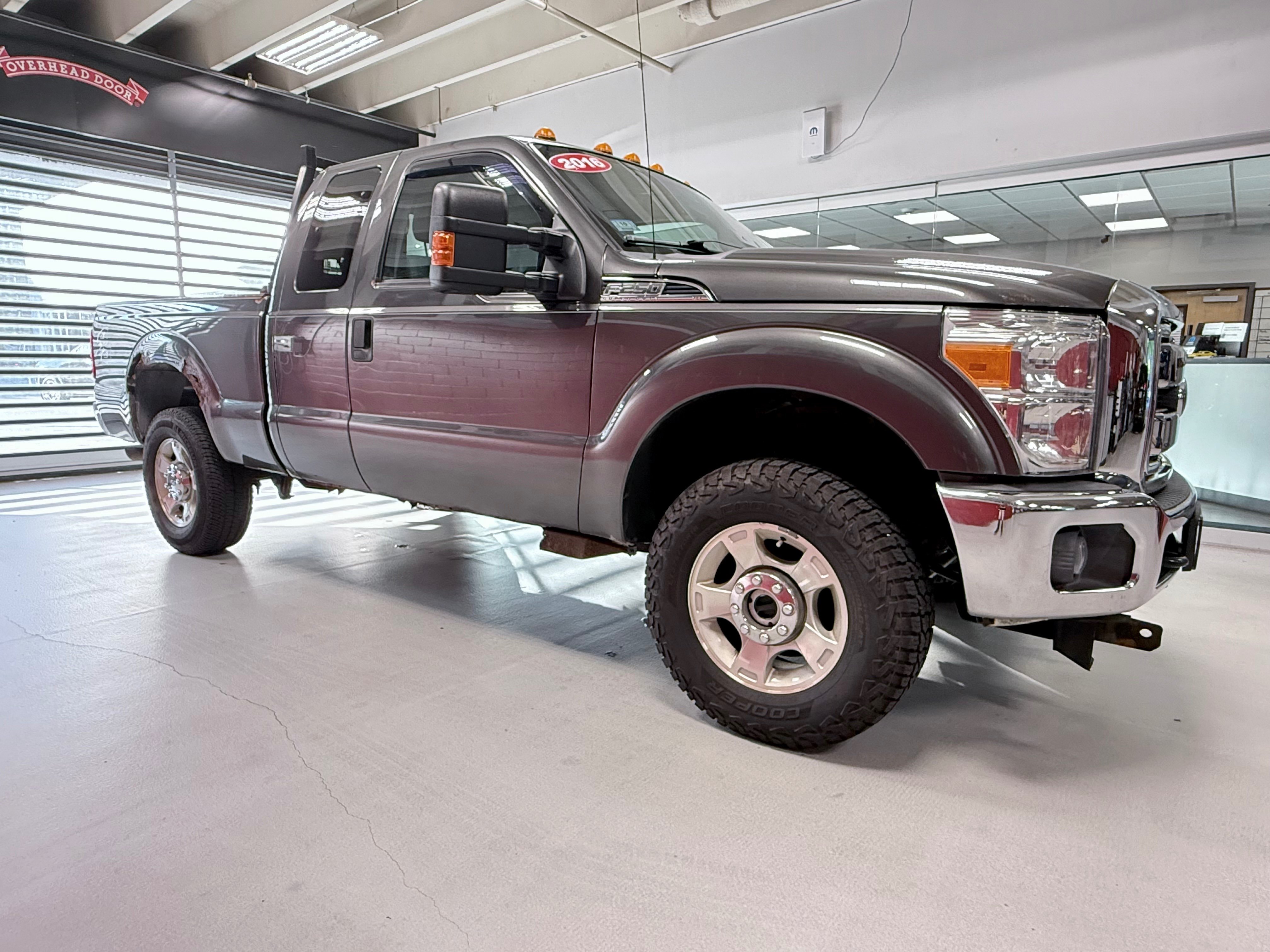 Used 2016 Ford F250 XLT w/ XLT Value Package AWD/4WD image 10