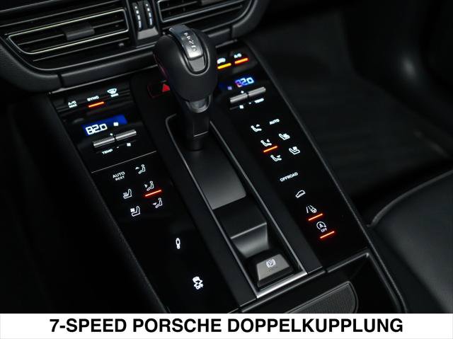 Used 2025 Porsche Macan Turbo AWD/4WD image 24