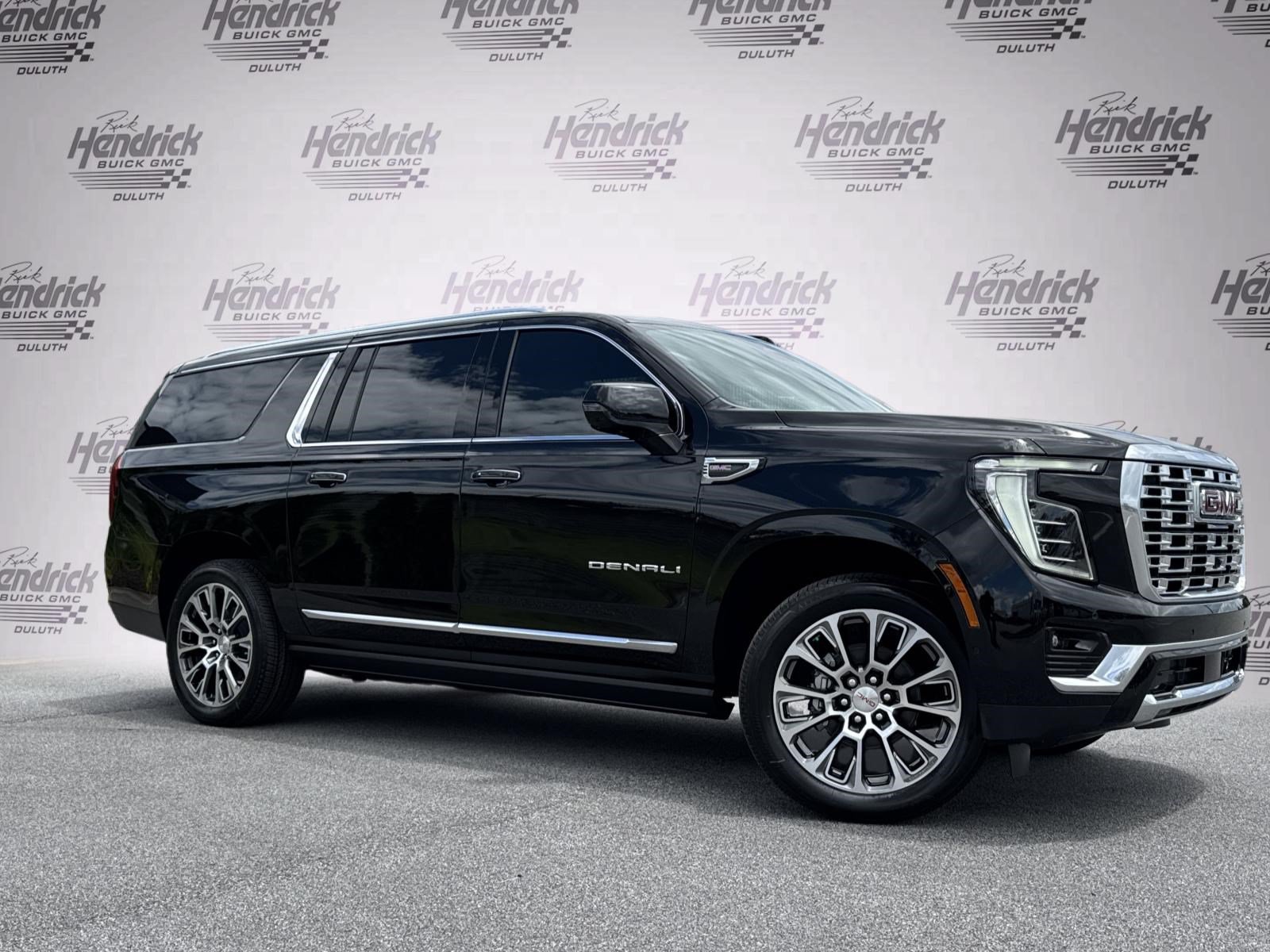 New 2026 GMC Yukon XL Denali w/ Denali Reserve Package AWD/4WD image 2