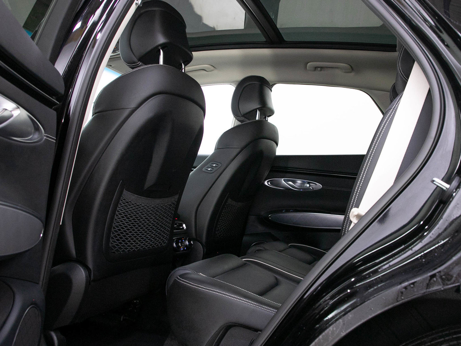 Used 2023 Genesis Electrified GV70 AWD/4WD image 20