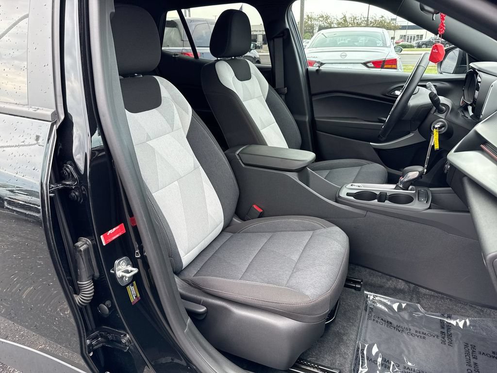 Used 2024 Chevrolet Trax RS w/ Driver Confidence Package FWD image 25