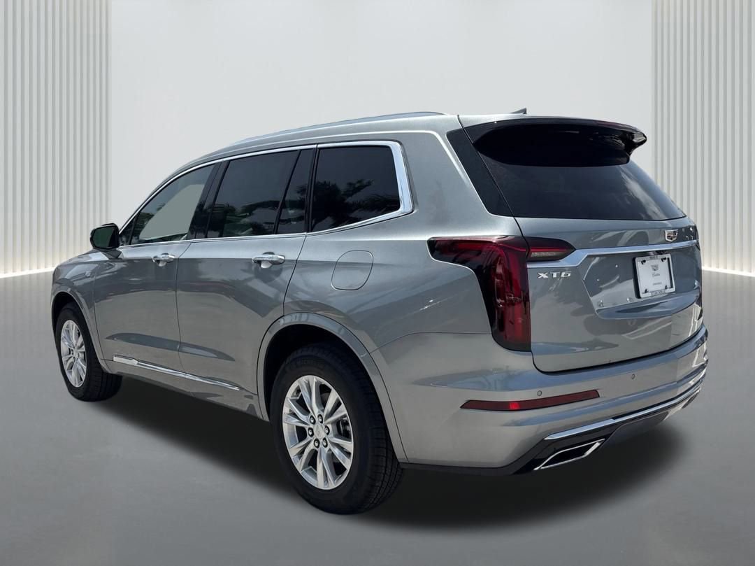New 2025 Cadillac XT6 Luxury image 7
