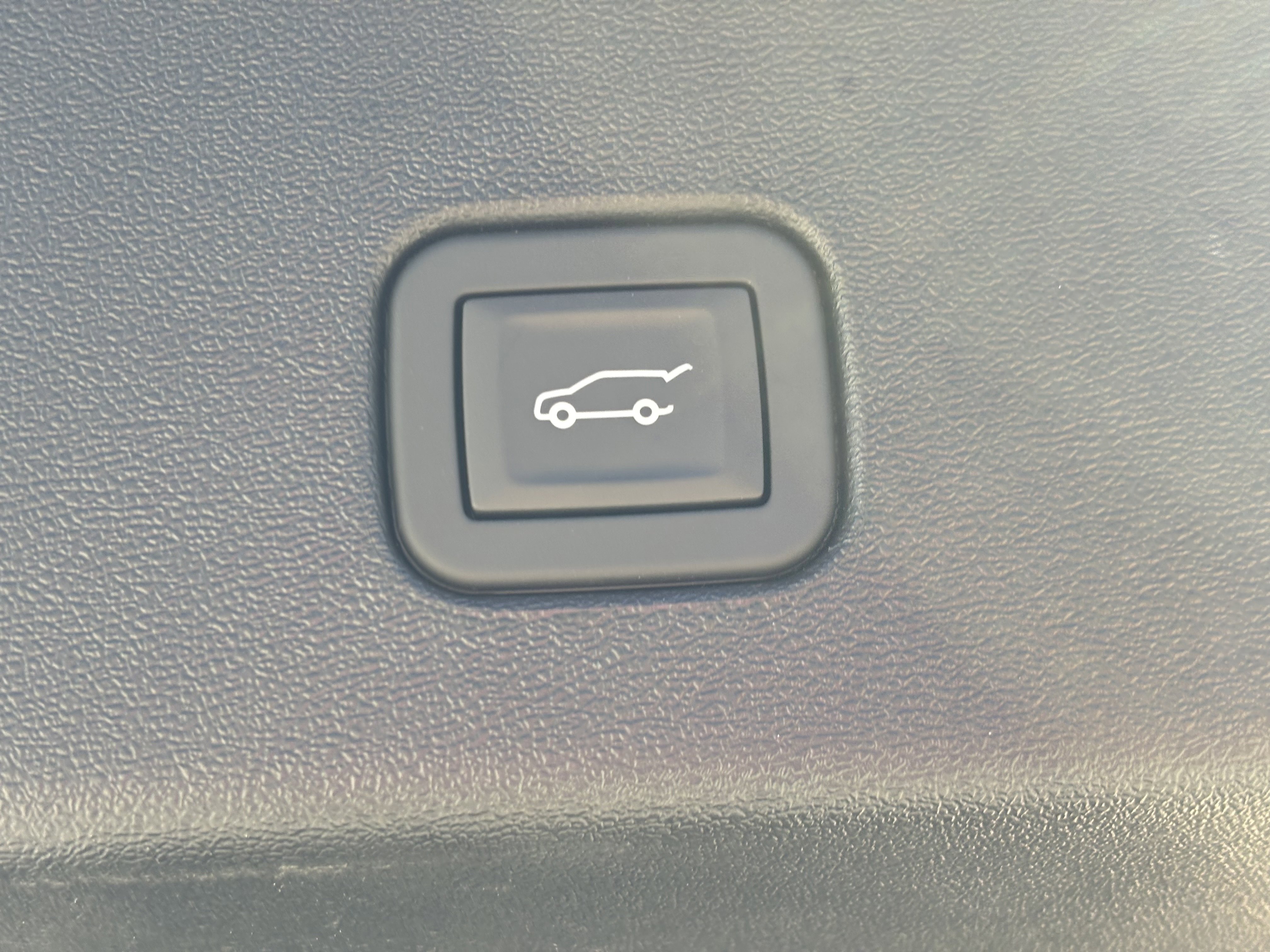 New 2025 Cadillac Optiq Luxury 1 image 10