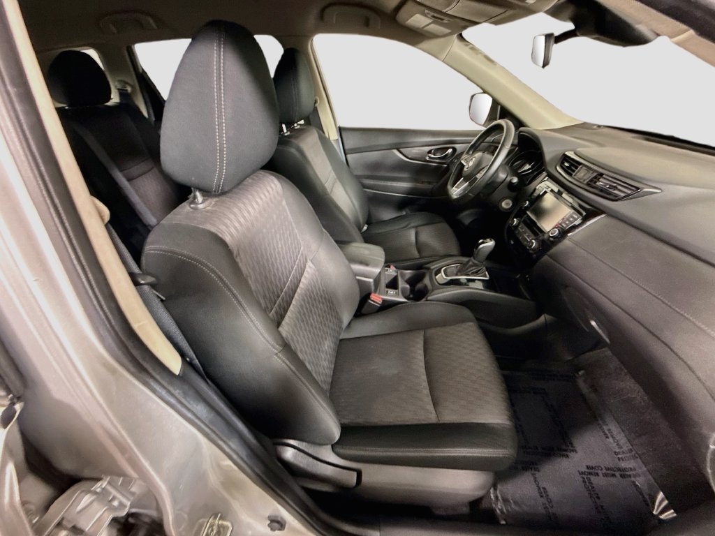 Used 2020 Nissan Rogue S w/ Special Edition Package FWD image 29