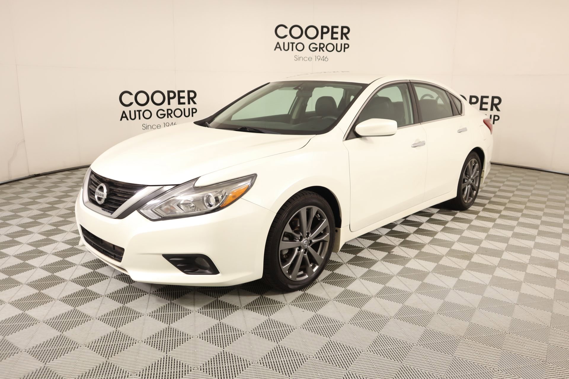 Used 2018 Nissan Altima 2.5 SR w/ SR Special Edition image 11