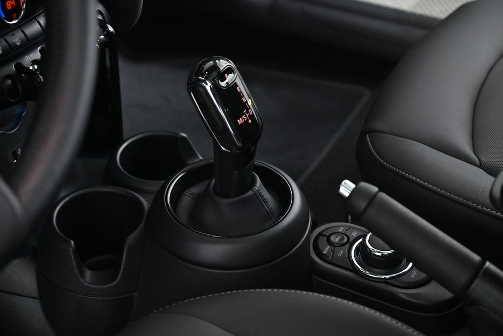 Certified 2023 MINI Cooper 4-Door Hardtop image 16