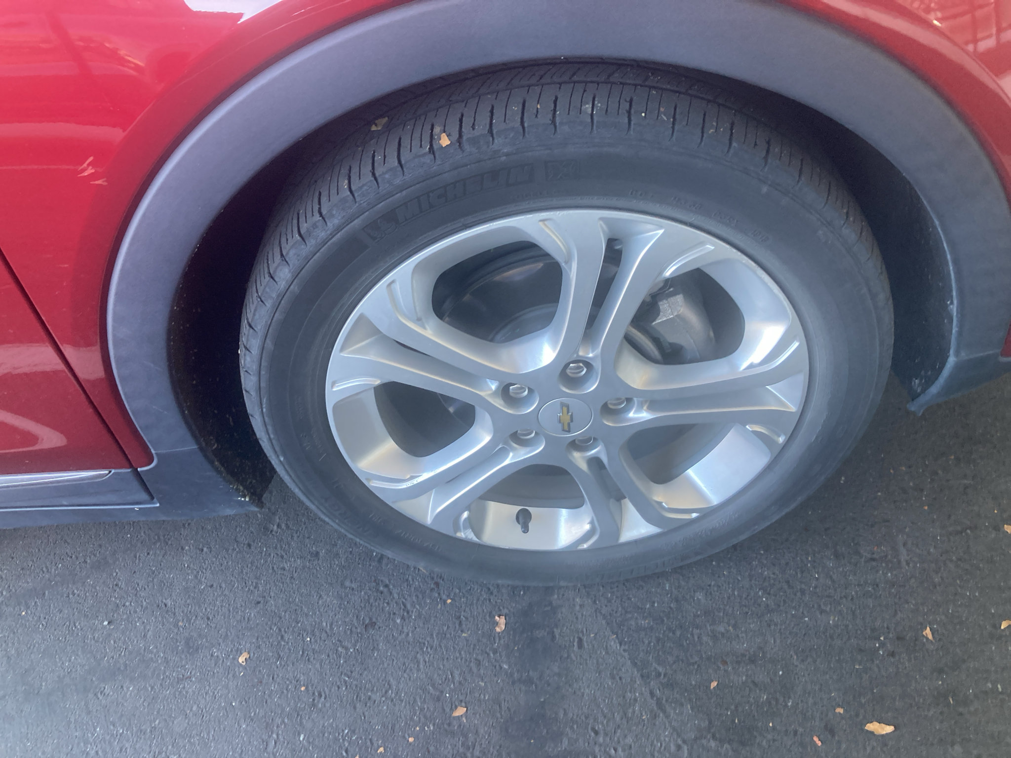 Used 2019 Chevrolet Bolt LT FWD image 5