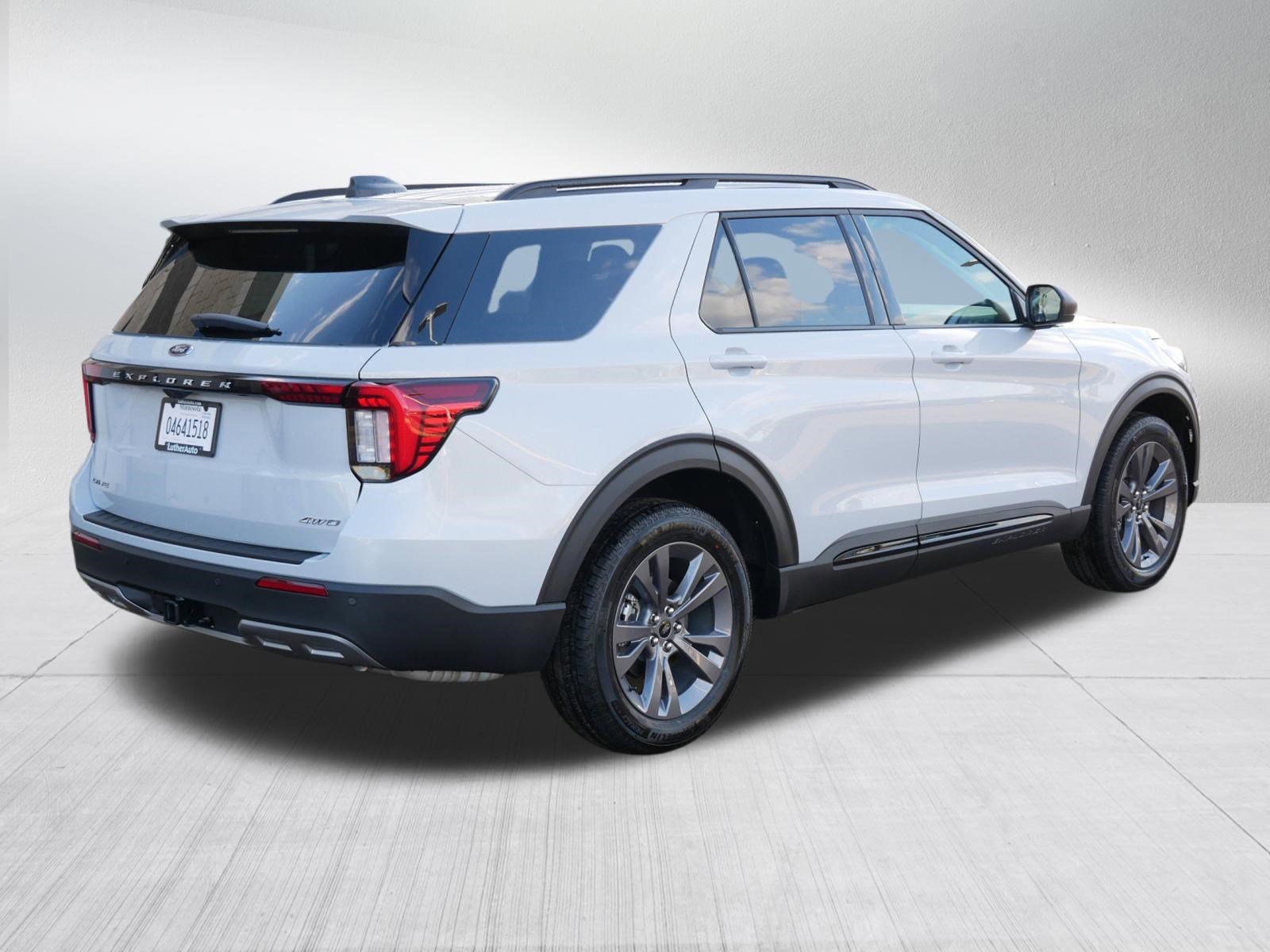 Used 2026 Ford Explorer Active w/ Active Comfort Package AWD/4WD image 7
