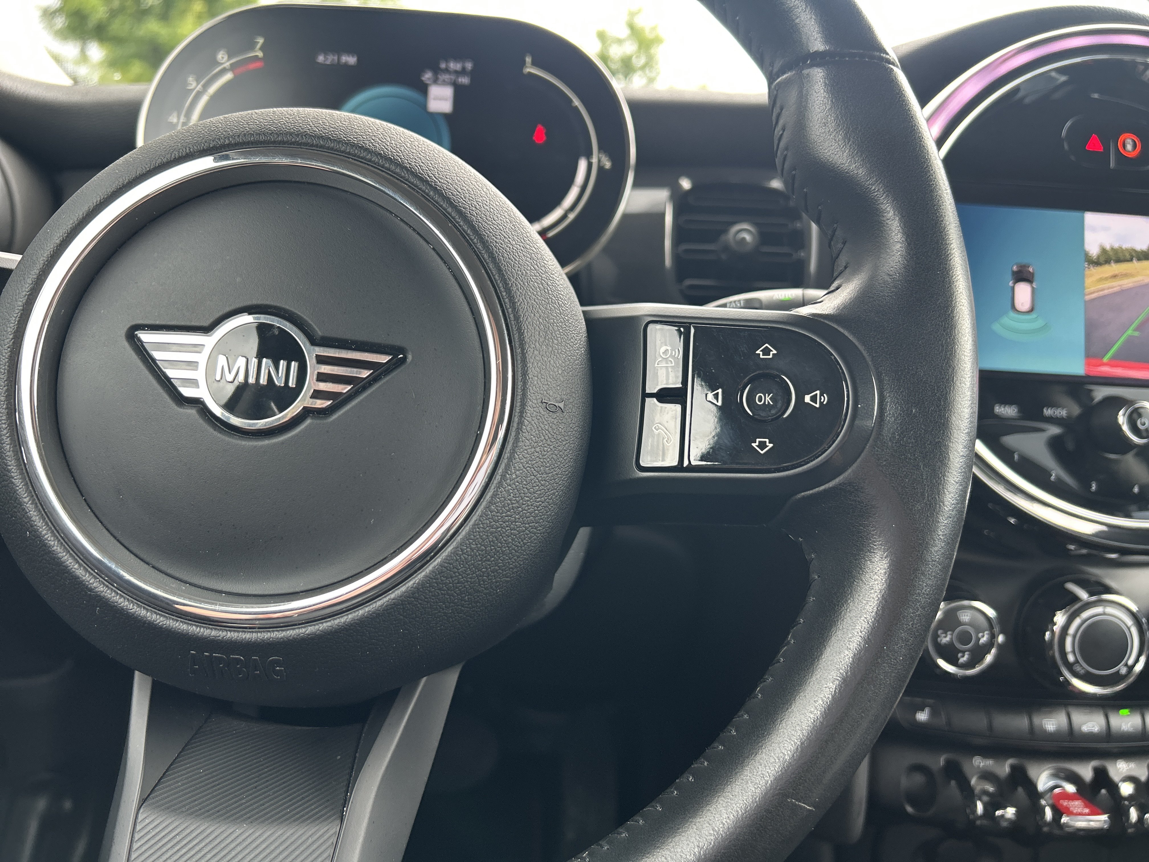 Used 2024 MINI Cooper 2-Door Hardtop FWD image 19