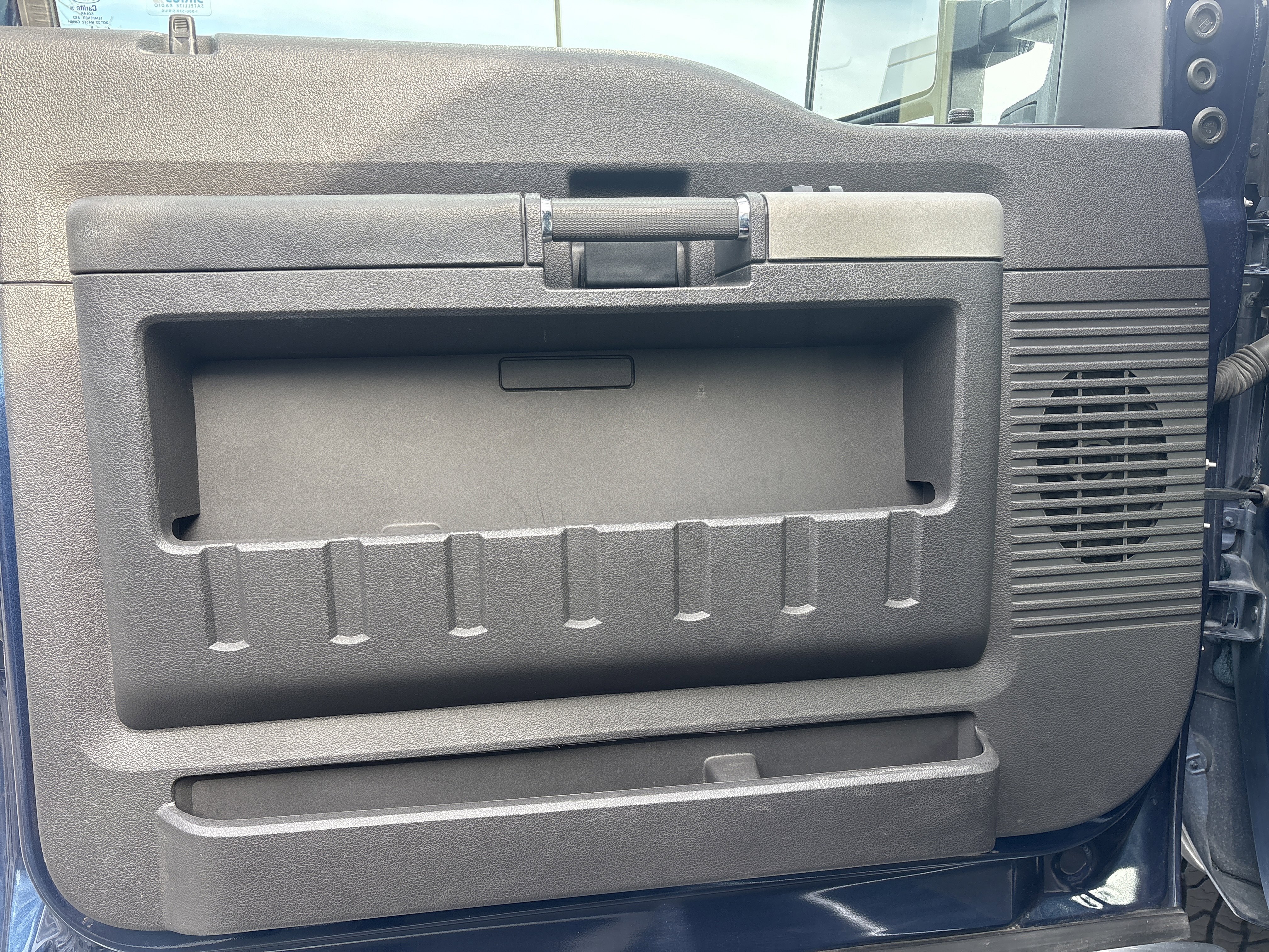 Used 2014 Ford F350 Lariat w/ Lariat Ultimate Package image 14