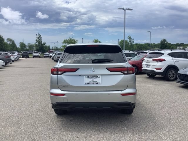 Used 2022 Mitsubishi Outlander ES FWD image 6