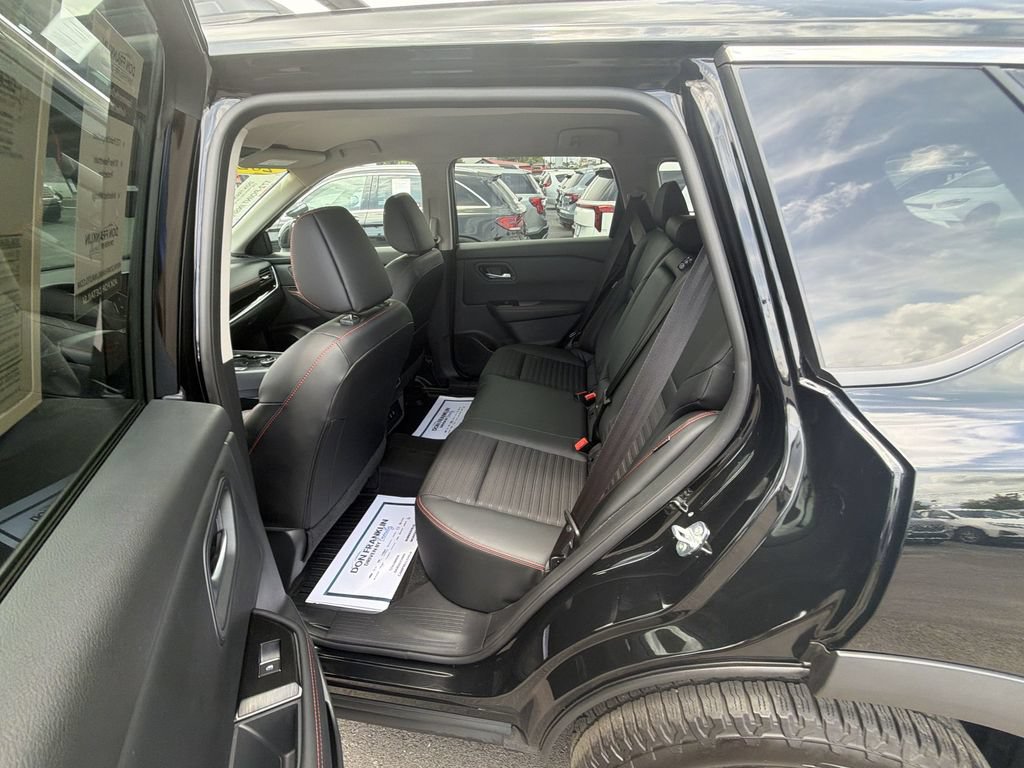 Used 2025 Nissan Rogue SV w/ Rock Creek Premium Package AWD/4WD image 21
