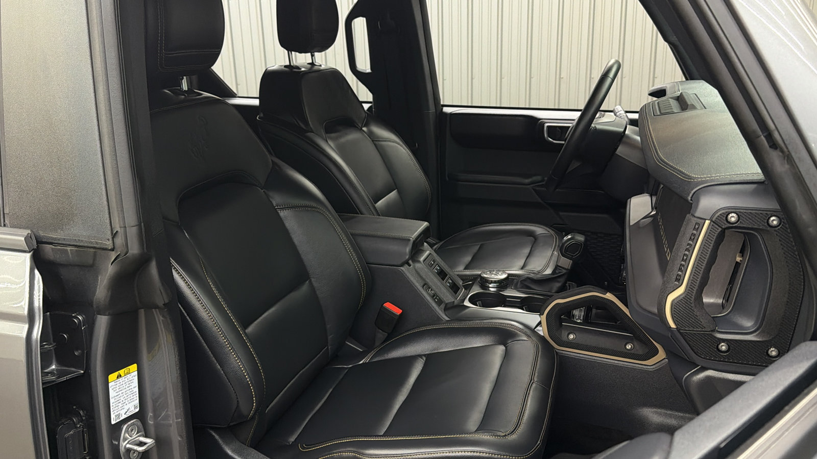 Used 2025 Ford Bronco Badlands w/ Black Appearance Package AWD/4WD image 36