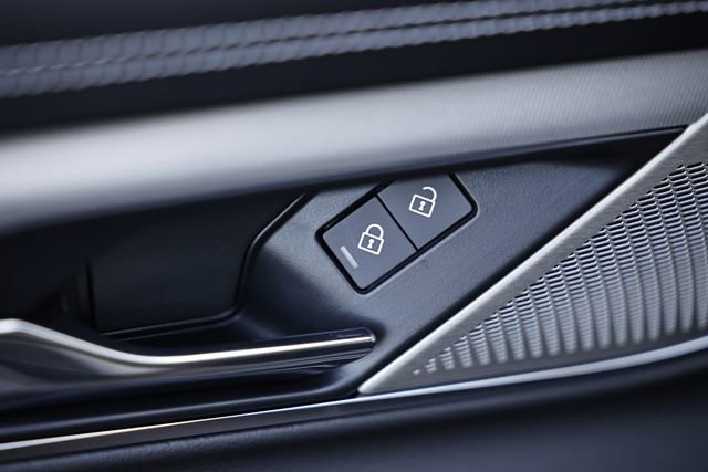 New 2024 Jaguar XF R-Dynamic SE AWD/4WD image 20