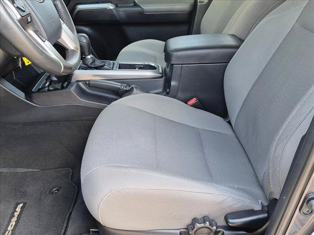 Used 2018 Toyota Tacoma SR5 RWD image 15