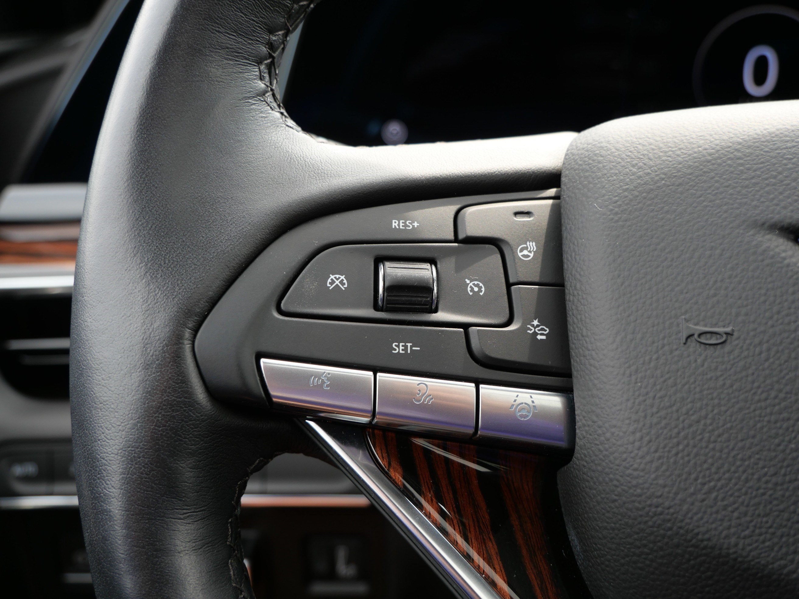 Certified 2023 Cadillac Escalade ESV Premium Luxury w/ Performance Package AWD/4WD image 27