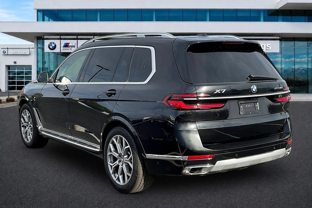 Used 2025 BMW X7 xDrive40i AWD/4WD image 4